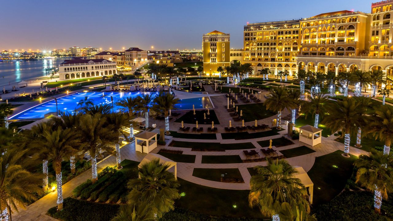 Jetzt das The Ritz-Carlton Abu Dhabi Grand Canal ab 1199,-€ p.P. buchen